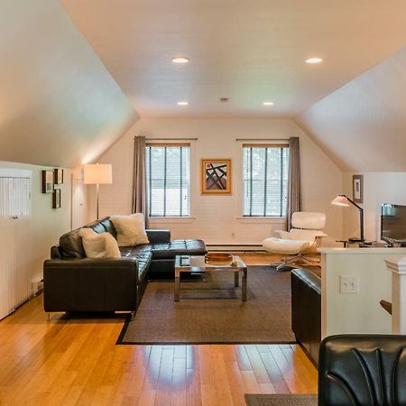 The Carriage House Loft Apartment Kingston Exterior photo